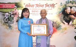 Hội LHPN TPHCM tri ân họa sĩ Đặng Ái Việt với "Hành trình tìm Mẹ"