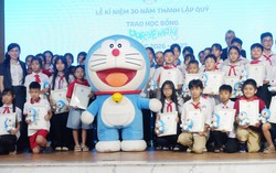 Quỹ học bổng Doraemon trao 490 suất học bổng cho học sinh vượt khó