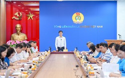 Bàn giải pháp định hướng công tác tư tưởng cho công nhân trong bối cảnh mới