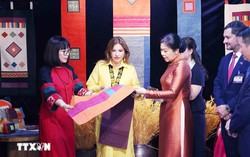 Phu nhân lãnh đạo Việt Nam - Panama tìm hiểu văn hóa các dân tộc 
