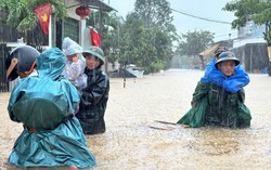 Mưa lớn kéo dài, nhiều nơi ở Đà Nẵng ngập cục bộ