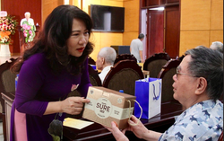 Lan tỏa yêu thương: Vinamilk đồng hành cùng người cao tuổi cả nước