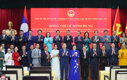 Thủ tướng: Quan hệ đặc biệt Việt Nam - Lào "được nuôi dưỡng từ Nhân dân"