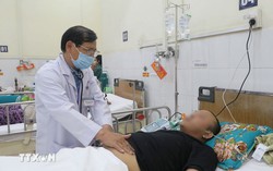 Cảnh báo nguy cơ viêm tụy cấp do uống quá nhiều rượu bia ngày Tết