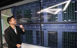 Dòng tiền "quay xe" cận Tết: VN-Index bùng nổ hơn 42 điểm, áp sát mốc 1.800