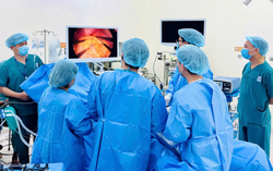 Cứu sống nữ bệnh nhân ung thư dạ dày, suy dinh dưỡng nặng