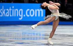 Vận động viên trượt băng nghệ thuật Alysa Liu với những vòng xoay tự do