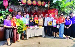 Ấm áp Tết xa quê ở thành phố nghĩa tình