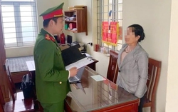 Con dâu giả nhập đồng rồi cầm gậy đánh mẹ chồng 98 tuổi