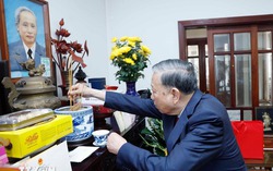 Tổng Bí thư dâng hương tưởng niệm nhân 120 năm Ngày sinh Thủ tướng Phạm Văn Đồng