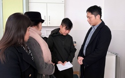 Đại sứ quán Việt Nam tại Đức thăm hỏi gia đình nạn nhân vụ cháy ở Berlin