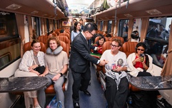 Chuyến tàu Hạnh phúc SE3: Hướng về phương Nam mang theo niềm mong chờ sum họp