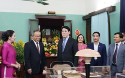 Chủ tịch nước dâng hương tưởng niệm Chủ tịch Hồ Chí Minh tại Nhà 67 và Bắc Bộ phủ