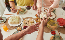 Ăn Tết thế nào để giữ an toàn cho cơ thể sau kỳ nghỉ dài?