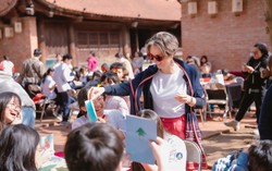 Đại sứ đón Tết: Cảm nhận văn hóa truyền thống Việt bằng cả trái tim