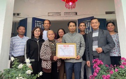 Trao lại Giấy Mừng thọ cho cụ bà 80 tuổi ở Ninh Bình sau phản ánh của Báo Phụ nữ Việt Nam