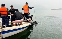 Huy động 500 người tìm kiếm nạn nhân mất tích sau vụ lật tàu trên hồ Thác Bà