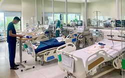 Nghịch “bóng đèn nhấp nháy”, trẻ bị đa chấn thương nguy kịch