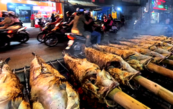 TPHCM: Phố cá lóc nướng Tân Kỳ Tân Quý đỏ lửa xuyên đêm dịp ngày Vía Thần Tài