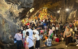 Biến tướng lễ hội: Sự lệch pha giữa niềm tin và cách tổ chức