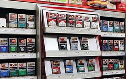 Bộ Y tế đề xuất luật hóa việc cấm thuốc lá điện tử, cấm trưng bày thuốc lá