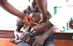 Dự báo 5,4 triệu trẻ dưới 5 tuổi sẽ mất cơ hội sống vì thiếu vaccine và dinh dưỡng cơ bản