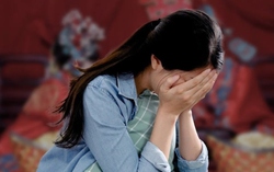 Bà ngoại bất cẩn làm cháu bị bỏng