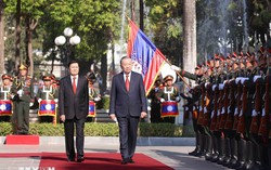 Lễ đón trọng thể Tổng Bí thư Tô Lâm tại thủ đô Vientiane của CHDCND Lào