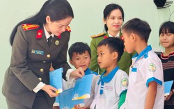 Phụ nữ Công an Đà Nẵng mang Xuân ấm đến người dân vùng cao