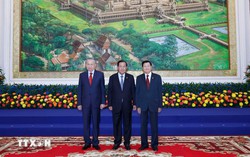 Cuộc gặp giữa Người đứng đầu ba Đảng Việt Nam-Campuchia-Lào