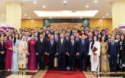 Tổng Bí thư gặp mặt Đoàn kiều bào tiêu biểu tham dự Chương trình Xuân Quê hương