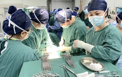 Trung Quốc: Sản phụ 24 tuổi sinh 5 hiếm gặp