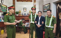 Bắt khẩn cấp người đàn ông giả danh luật sư lừa tiền làm sổ đỏ