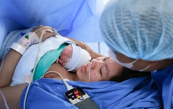 Hành trình can thiệp từ bào thai, cứu bé bị tim bẩm sinh hiếm gặp