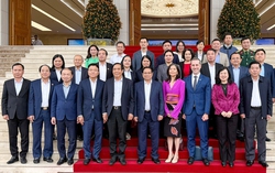 Thủ tướng: Già hóa dân số có thể trở thành động lực phát triển kinh tế bạc