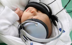 Trẻ sơ sinh vừa lọt lòng đã biết cảm nhận nhạc
