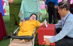 Nữ cử tri khuyết tật đi bầu cử: Mong muốn đóng góp tiếng nói của mình cho cộng đồng