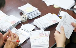 Cảnh báo nguy cơ lộ thông tin cá nhân khi đăng ảnh thẻ cử tri lên mạng xã hội