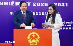 Thủ tướng bỏ phiếu bầu cử đại biểu Quốc hội khóa XVI và HĐND các cấp