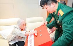 Nguyên Phó Chủ tịch nước Nguyễn Thị Bình bỏ phiếu: Cử tri đặc biệt gắn bó với Quốc hội từ khóa I