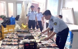 Hà Nội phát hiện gần 1 tấn xúc xích nhập lậu