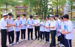 Hướng nghiệp và tư vấn tuyển sinh quân sự cho hơn 2.000 học sinh ở Cà Mau