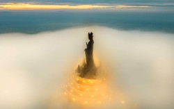 Rằm tháng Giêng về Núi Bà Đen: Ngủ núi đón linh khí, cầu tài lộc trước “Phật vàng”