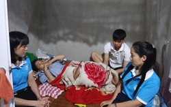 Chồng mất vì ung thư gan, vợ suy thận giai đoạn cuối kiệt quệ khi con trai tai nạn lao động