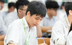 Thủ khoa HSA 129 điểm đến từ trường làng: Học từ cả những lúc chơi