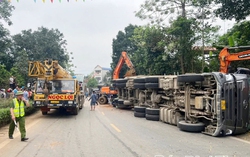 Xe tải chở đất lật nghiêng đè trúng ôtô 4 chỗ làm 2 người phụ nữ tử vong