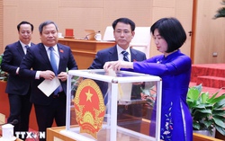 Hà Nội: Bà Phùng Thị Hồng Hà tiếp tục giữ chức Chủ tịch HĐND thành phố, ông Vũ Đại Thắng được bầu làm Chủ tịch UBND thành phố nhiệm kỳ mới