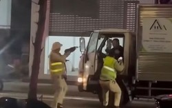 Tài xế có cồn chống đối, tông xe CSGT rồi tháo chạy