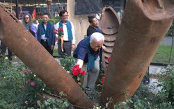 Vỏ bom, xác máy bay Mỹ "nở hoa" trong trưng bày “Chiến tranh và Hòa bình”