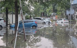 Hà Nội xuất hiện mưa đá, mưa lớn, nhiều khu vực ngập úng, giao thông khó khăn